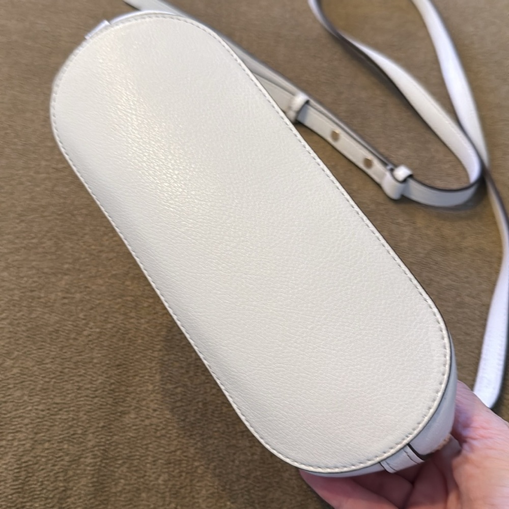 Sylvia Straw X-large Dome Crossbody Bag Purse Tan and White (BB) - Picture 3 of 5